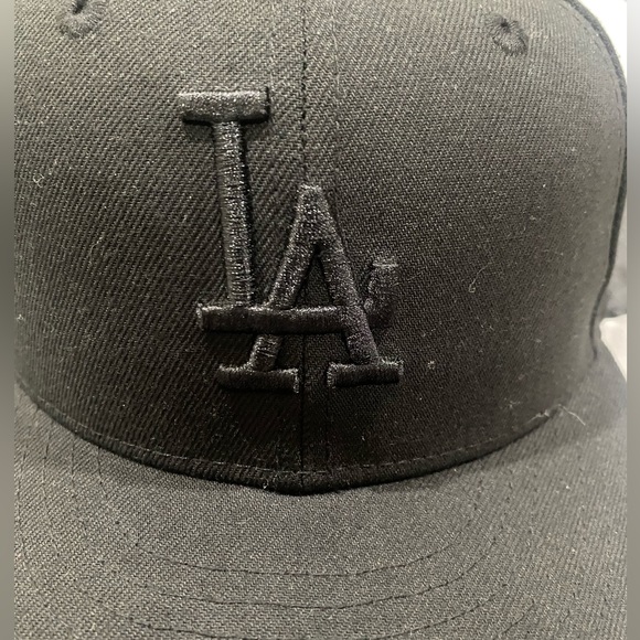 Black LA Dodgers fitted hat 7 1/8 - Picture 4 of 5
